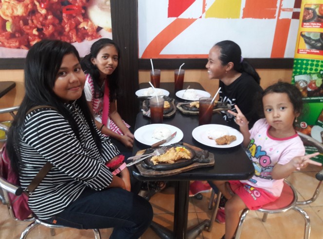 Sahabat Restaurant: Santapan Harian yang Menghiasi Jalan Sutoyo